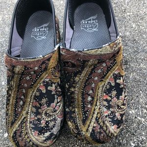 Dansko Vegan Paisley Tapestry Clogs Professional 38